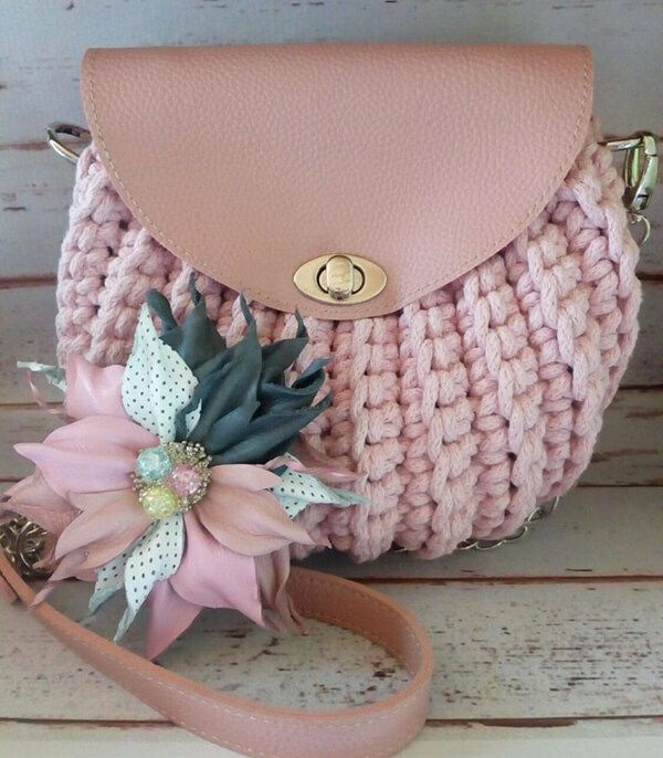 Roze torba sa cvijetom