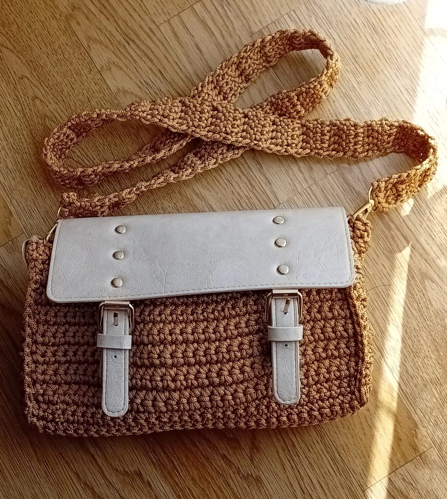 Teget heklana torba — drugi ugao